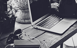 开云平台-FLY绝杀BLG，Canyon团战一打五八强赛2:1