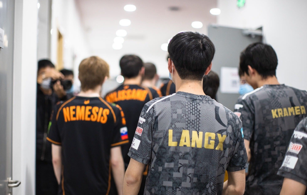 开云体育-FNC力克C9，Chovy单局斩获MVP宿命之战全球总决赛，强势挺进下一轮