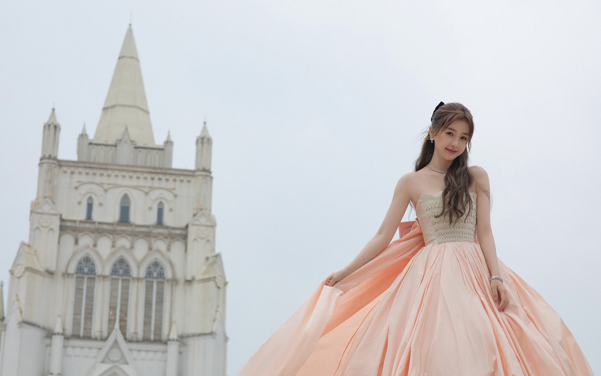 天神降临！詹姆斯超神指挥跨联赛碾压，鹈鹕加时险胜揭秘战术革命